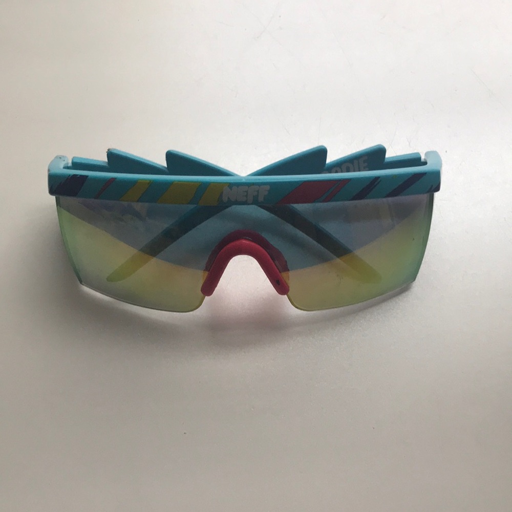 Neff 80s inspired sunglasses!